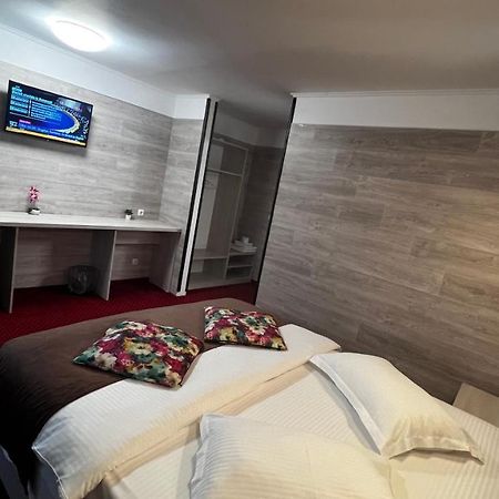 Royal Bucovina Residence Adults Only-Self Check-In Câmpulung Moldovenesc Esterno foto