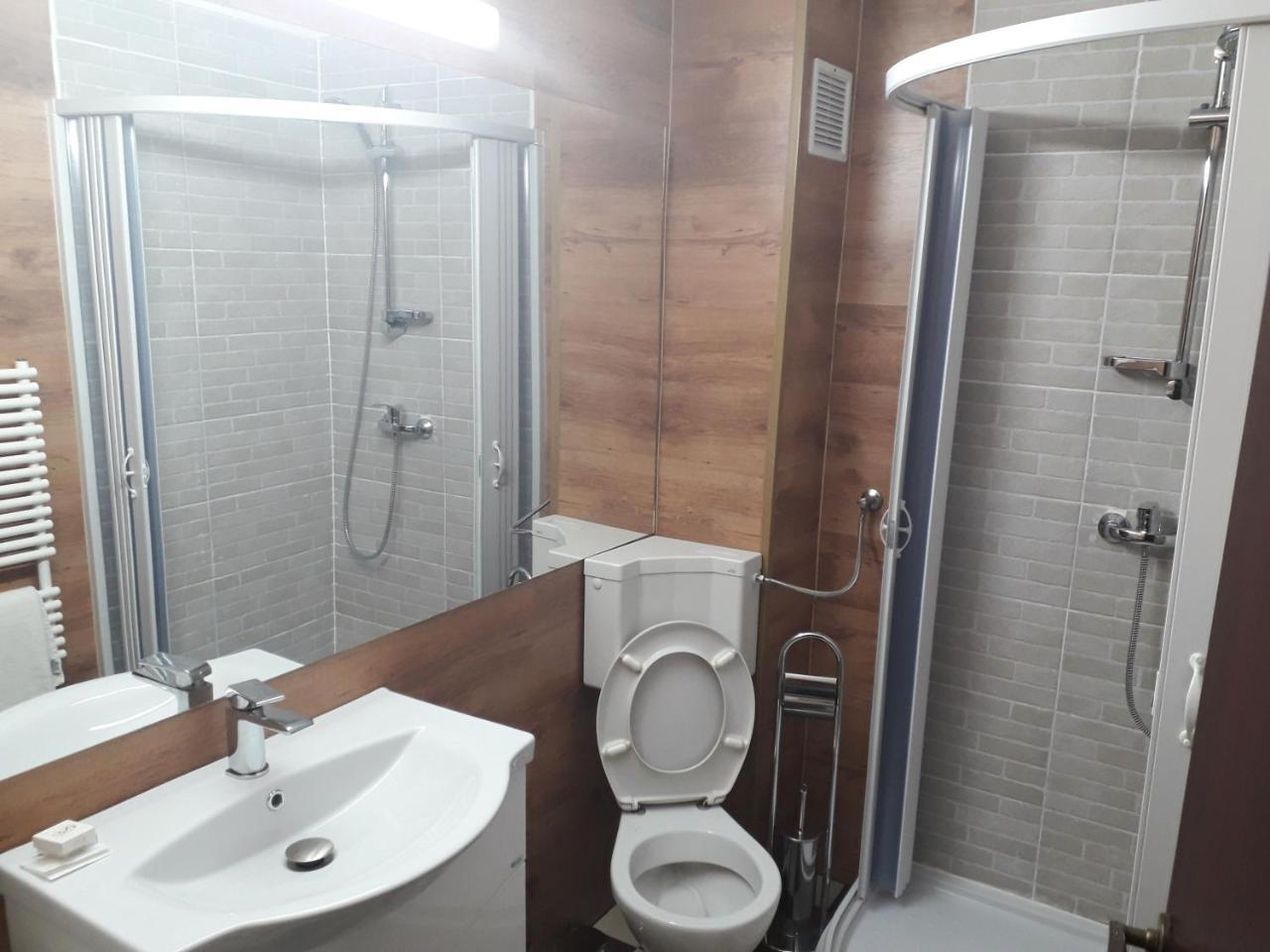 Royal Bucovina Residence Adults Only-Self Check-In Câmpulung Moldovenesc Esterno foto