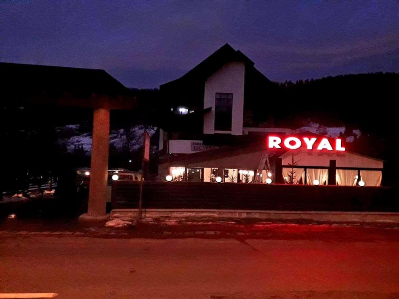 Royal Bucovina Residence Adults Only-Self Check-In Câmpulung Moldovenesc Esterno foto